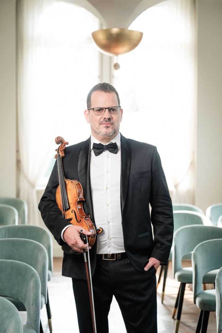 Hutás  Gergely, hegedű, szólamvezető